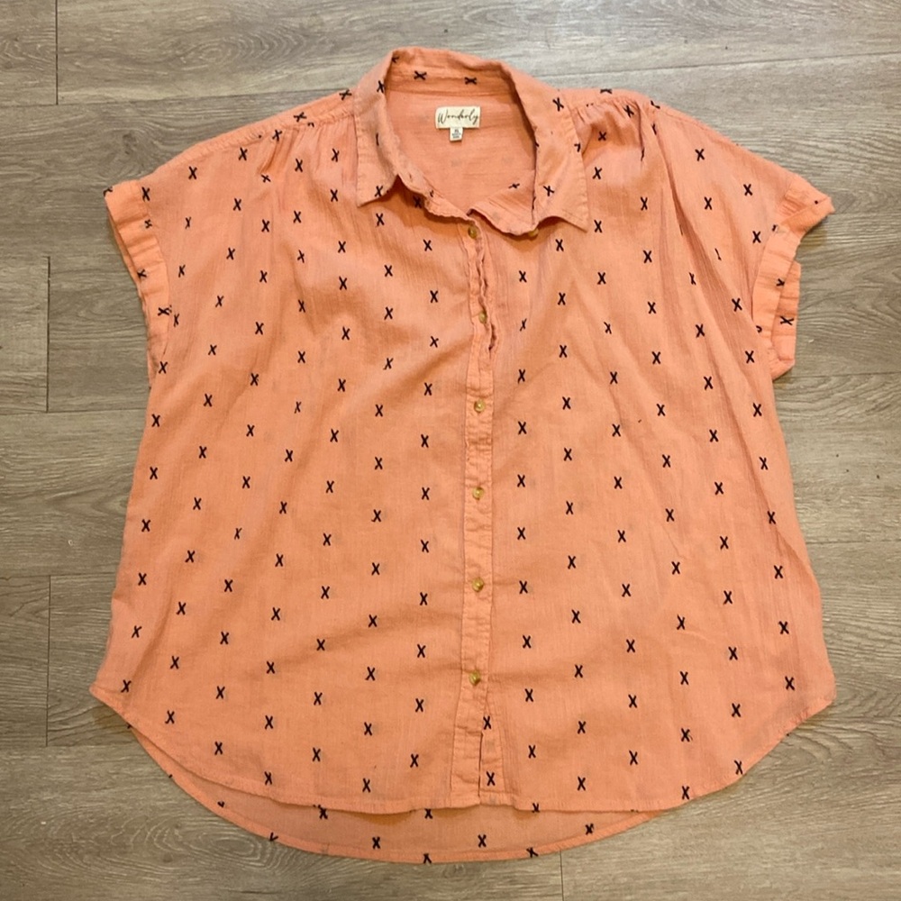 Wonderly XL Short Sleeve Women’s Button Down - EUC